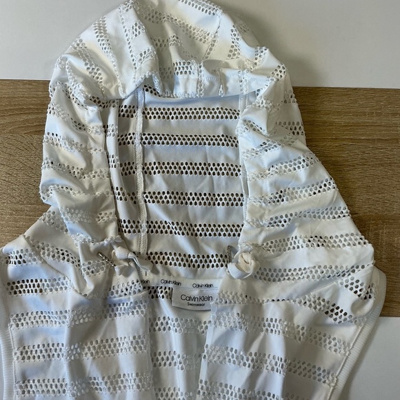 NWOT White CALVIN KLEIN Cover-up with Hood Sz M/L - Picture 4 of 7